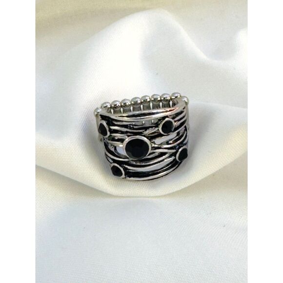 Modern Abstract Ring - Picture 4 of 5